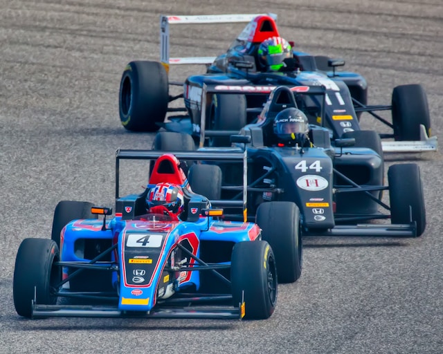 Read more about the article Speeding Towards Glory: The Thrilling World of Formula 1 Racing