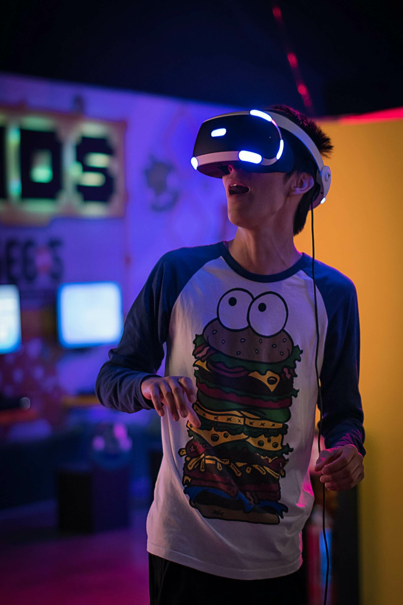 Read more about the article Exploring New Realities: Dive into the virtual world with VR!